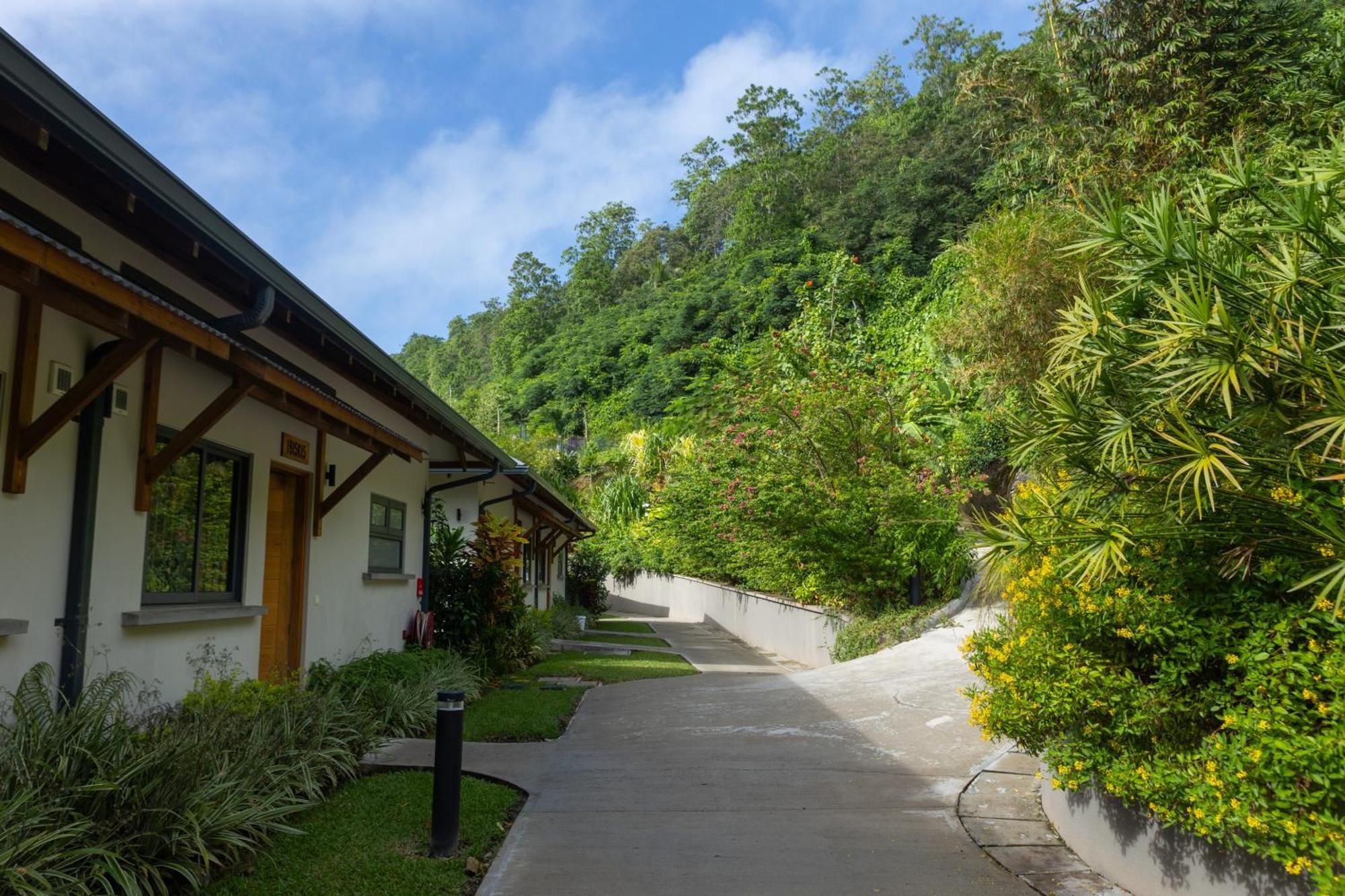 Paradise Chalets Yoga & Wellness Takamaka Exteriör bild